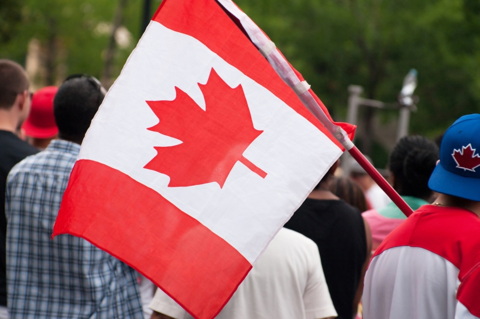 Canada Hoãn Áp Dụng Dự Thảo Điều Chỉnh Giảm Tuổi Con Phụ Thuộc