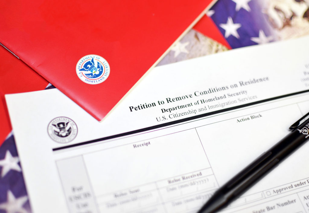 Số Lượng Hồ Sơ Thành Công Chuyển Đổi Sang Thẻ Xanh Mỹ Vĩnh Viễn Của Chương Trình EB-5 Đạt Mức Kỷ Lục