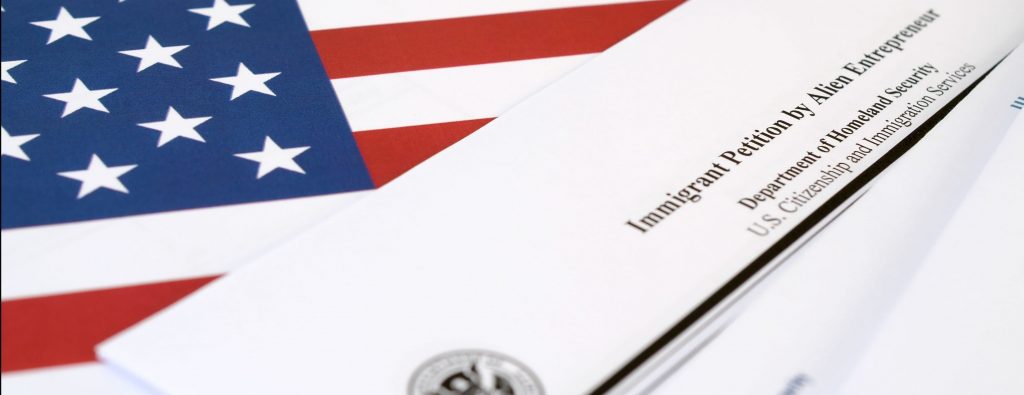 Sở Di Trú Mỹ Ban Hành Mẫu Đơn Mới I-526E Cho Chương Trình EB-5 Trung Tâm Vùng