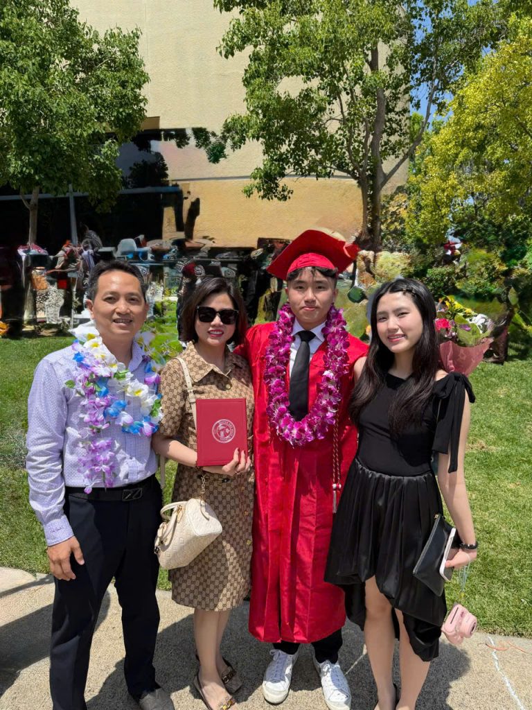 Hành trình 7 năm, một quyết định vì con – câu chuyện của gia đình anh Hiệp